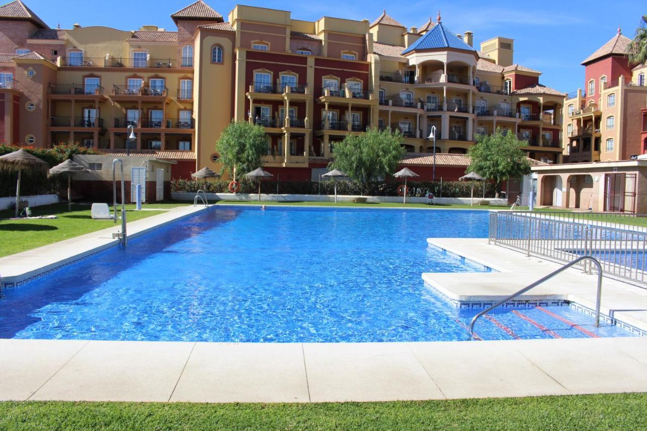Gold Mencia Apartment